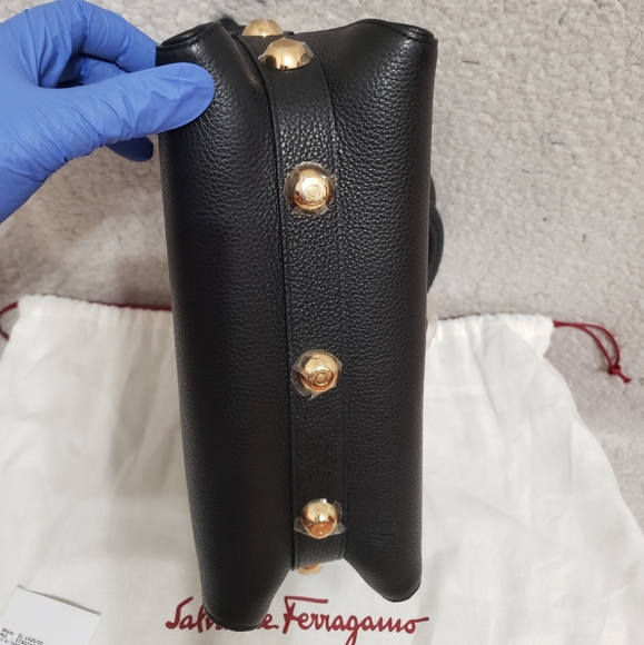 FERRAGAMO Glam Shoulder Bag - Picture 7 of 16